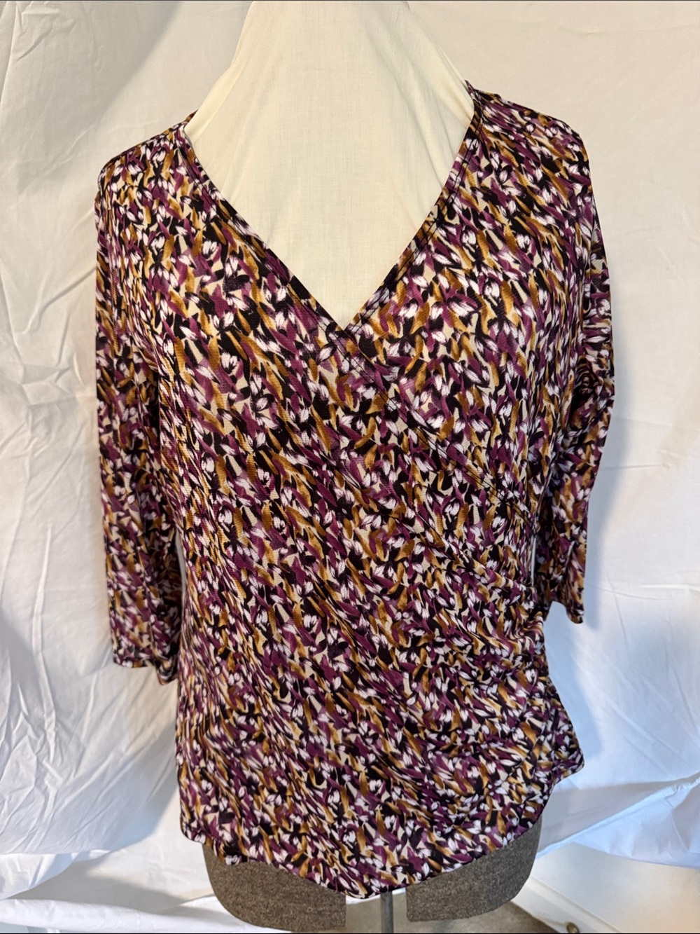 Covington V-Neck Long Sleeve Tee in Purple, Gold and White